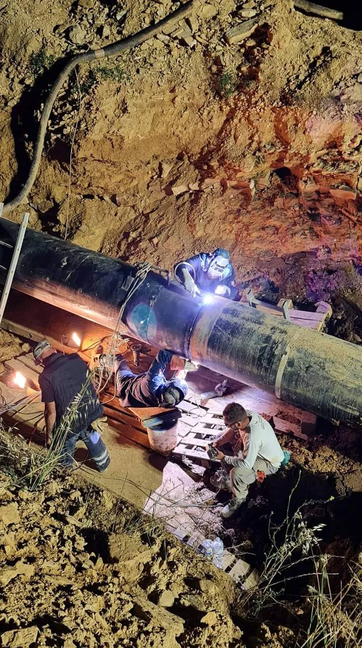 Συγκόλληση σωλήνα μέσα στο όρυγμα